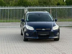 Blau Gebraucht 2011 Ford Focus Titanium Kombi | 2.999 € (Guter Preis)