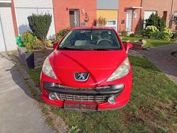 Rot Gebraucht 2008 Peugeot 207 CC Filou Cabrio | 3.800 € (Etwas zu teuer)