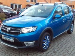 Blau Gebraucht 2016 Dacia Sandero Prestige Kombi | 8.499 €