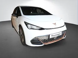 Glacial white metallic Gebraucht 2023 Cupra Born Kleinwagen | 25.900 € (Fairer Preis)