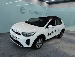 Weiß Gebraucht 2024 Kia Stonic Spirit SUV | 19.837 € (Fairer Preis)