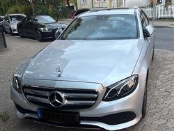 Silber Gebraucht 2018 Mercedes E220 Limousine | 24.500 € (Guter Preis)