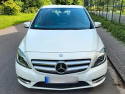 Weiß Gebraucht 2013 Mercedes B180 Sport Van / Kleinbus | 13.700 € (Fairer Preis)