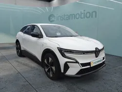 Weiß Gebraucht 2022 Renault Mégane Equilibre Limousine | 21.480 € (Fairer Preis)