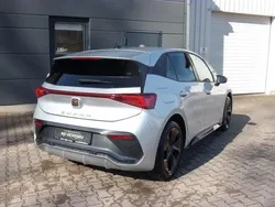 Geyser silver metallic Neu 2025 Cupra Born Kleinwagen | 40.771 € (Fairer Preis)