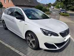 Weiß Gebraucht 2016 Peugeot 308 GT Kombi | 11.900 € (Fairer Preis)