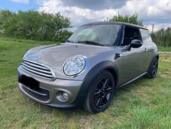 Grau Gebraucht 2013 Mini Cooper D Kleinwagen | 7.500 € (Etwas zu teuer)