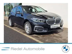 Black saphire metallic Gebraucht 2022 BMW 118 Luxury Line Kleinwagen | 21.890 € (Fairer Preis)