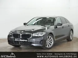 Grau Gebraucht 2023 BMW 520 Performance Limousine | 34.900 € (Fairer Preis)