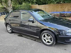 Schwarz Gebraucht 2003 Seat Leon Kleinwagen | 999 € (Guter Preis)