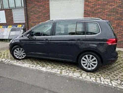 Grau Gebraucht 2019 VW Touran Highline Van / Kleinbus | 17.500 € (Superpreis)