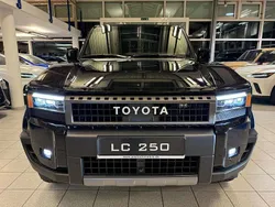 Tiefschwarz mica 218 Gebraucht 2025 Toyota Land Cruiser TEC-Edition SUV | 91.495 € (Fairer Preis)