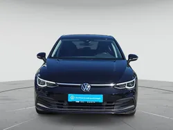 Deep black perleffekt Gebraucht 2022 VW Golf VIII Style Limousine | 25.880 € (Superpreis)