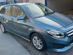 Blau Gebraucht 2015 Mercedes B180 Van / Kleinbus | 14.450 € (Guter Preis)