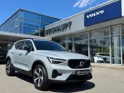 Grau Gebraucht 2024 Volvo XC40 Plus SUV | 38.900 € (Fairer Preis)