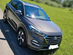Braun Gebraucht 2017 Hyundai Tucson Style SUV | 18.000 € (Teuer)