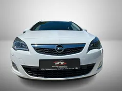 Weiß Gebraucht 2012 Opel Astra Edition Kombi | 5.499 € (Fairer Preis)