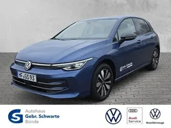 Blau Gebraucht 2025 VW Golf VIII Goal Limousine | 34.240 € (Superpreis)