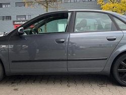 Grau Gebraucht 2004 Audi A4 Sport Limousine | 3.400 € (Guter Preis)