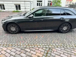 Grau Gebraucht 2023 Mercedes C300 AMG Limousine | 43.900 € (Fairer Preis)