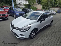 Weiß Gebraucht 2018 Renault Clio IV LIMITED Limousine | 7.780 € (Fairer Preis)