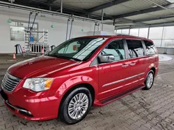 Rot Gebraucht 2013 Chrysler Town & Country Touring Kombi | 14.000 €