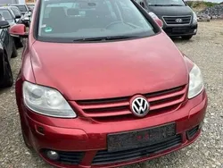 Sunset red metallic Gebraucht 2008 VW Golf Plus Cross United Van / Kleinbus | 500 €