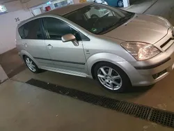 Silber Gebraucht 2004 Toyota Corolla Verso Van / Kleinbus | 6.200 € (Etwas zu teuer)