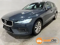 Blau Gebraucht 2020 Volvo V60 Momentum Kombi | 15.950 € (Teuer)