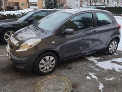 Grau Gebraucht 2009 Toyota Yaris Cool Limousine | 3.400 € (Fairer Preis)