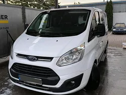 Weiß Gebraucht 2017 Ford Tourneo Custom Van / Kleinbus | 16.950 € (Fairer Preis)