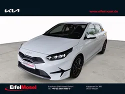 Weiß Neu 2025 Kia Ceed Spirit Limousine | 24.870 € (Guter Preis)