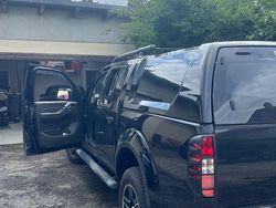 Schwarz Gebraucht 2012 Nissan Navara Abholung | 18.900 € (Teuer)
