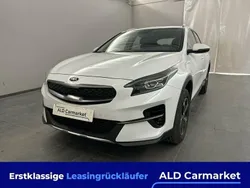 Lackierung: deluxeweiß lack. > deluxeweiss met. Gebraucht 2021 Kia XCeed Spirit SUV | 18.980 € (Guter Preis)