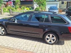 Schwarz Gebraucht 2017 Skoda Octavia Ambition Kombi | 9.300 € (Superpreis)
