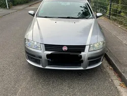 Silber Gebraucht 2004 Fiat Stilo Kleinwagen | 1.000 €