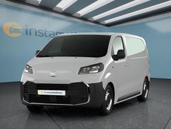 Weiß Gebraucht 2024 Toyota Proace Van | 29.749 € (Teuer)