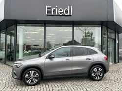 Grau Gebraucht 2025 Mercedes GLA180 Night SUV | 35.450 € (Superpreis)