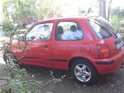 Rot Gebraucht 1999 Nissan Micra Kleinwagen | 350 € (Superpreis)