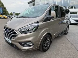 Silber Gebraucht 2018 Ford Tourneo Custom Titanium Van / Kleinbus | 29.450 € (Guter Preis)