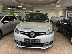 Grau Gebraucht 2013 Renault Scénic III Bose Edition Van / Kleinbus | 6.490 € (Fairer Preis)