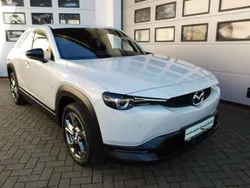 Mondsteinweiß Gebraucht 2021 Mazda MX30 Ad'Vantage SUV | 15.750 € (Guter Preis)