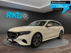 Weiß Gebraucht 2025 Mercedes E300 Avantgarde Limousine | 66.880 €