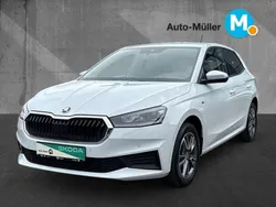 Moonweiss perleffekt (metallic) Gebraucht 2022 Skoda Fabia Tour Limousine | 16.189 € (Fairer Preis)