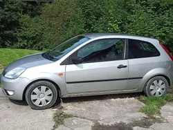 Silber Gebraucht 2004 Ford Fiesta Kleinwagen | 840 € (Guter Preis)