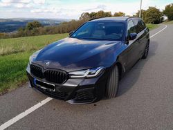 Grau Gebraucht 2023 BMW 540 M Performance Kombi | 57.540 € (Teuer)