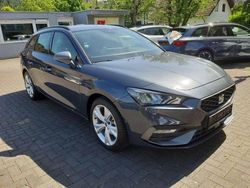 Magnetic tech grey Gebraucht 2024 Seat Leon ST FR Kombi | 24.490 € (Guter Preis)
