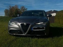 Silber Gebraucht 2019 Alfa Romeo Giulia Limousine | 16.200 €