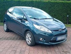 Grau Gebraucht 2001 Ford Fiesta Kleinwagen | 3.300 €