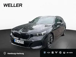 Black sapphire (schwarz) Gebraucht 2025 BMW 540 Comfort Edition Kombi | 78.160 €